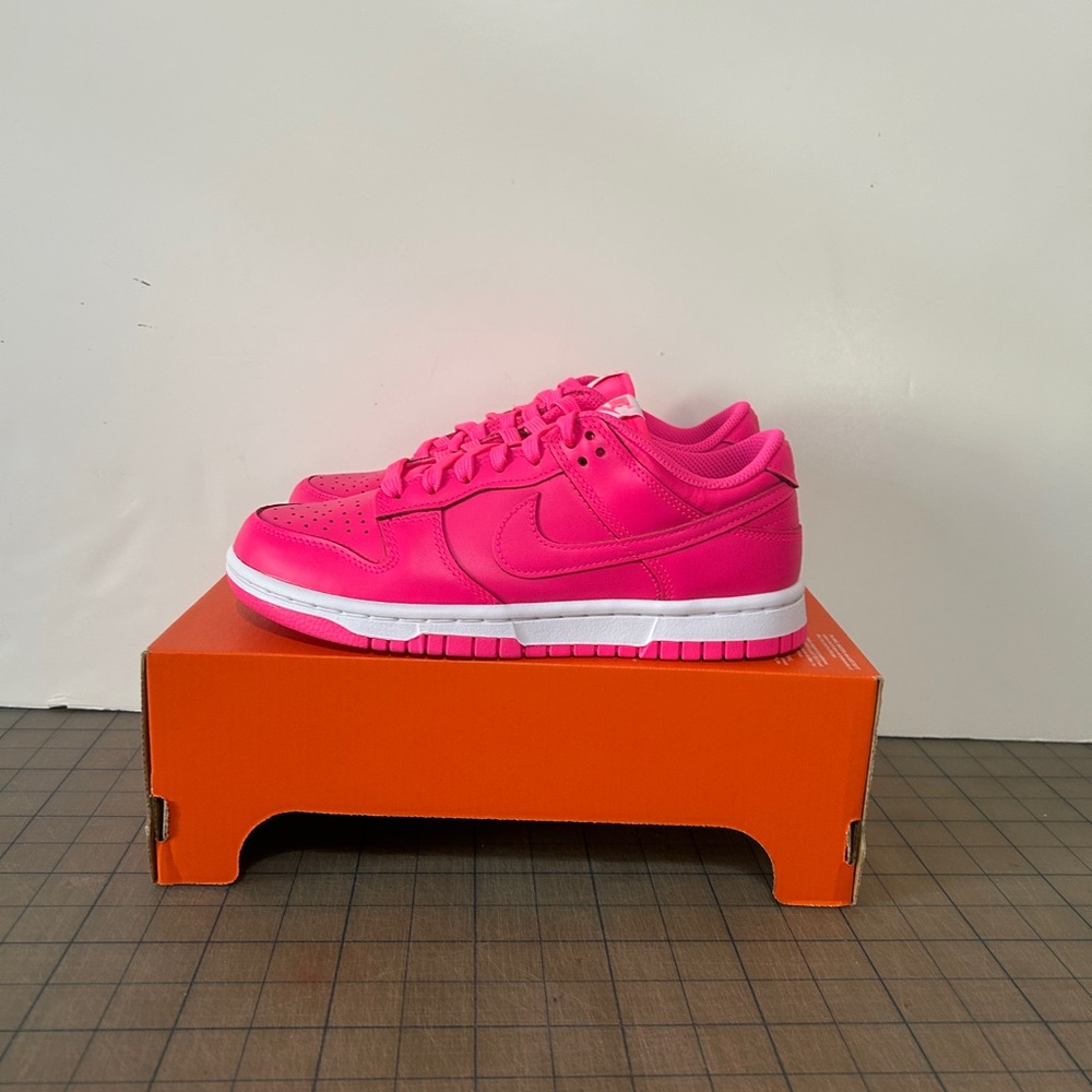 Nike Dunk Low ‘Hyper Pink’ Womens